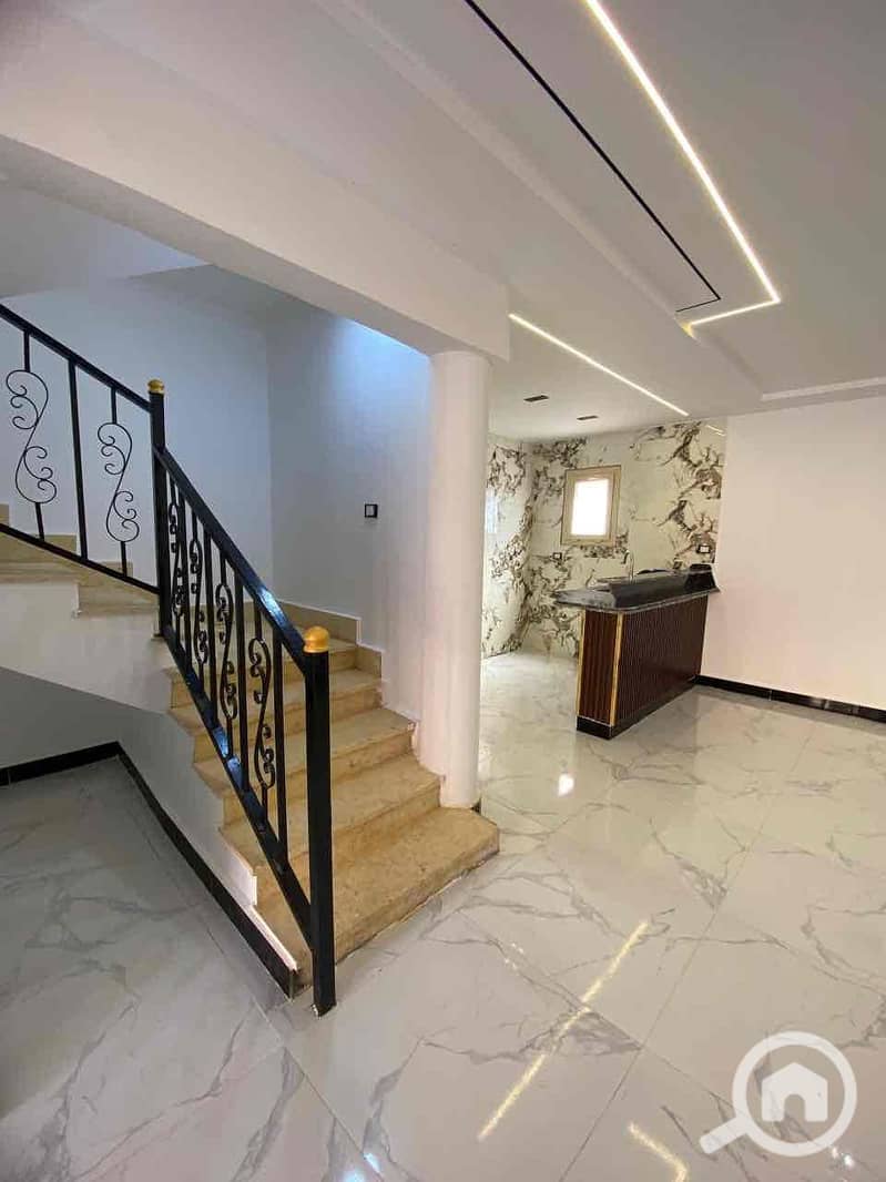 2 ff41dbe3-2c6e-452c-b579-bb621c737248. jpg