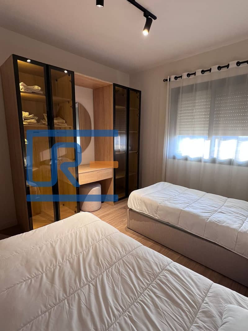 5 ad56f9ad-51f4-4adf-bb2b-d53eee026e22. jpg