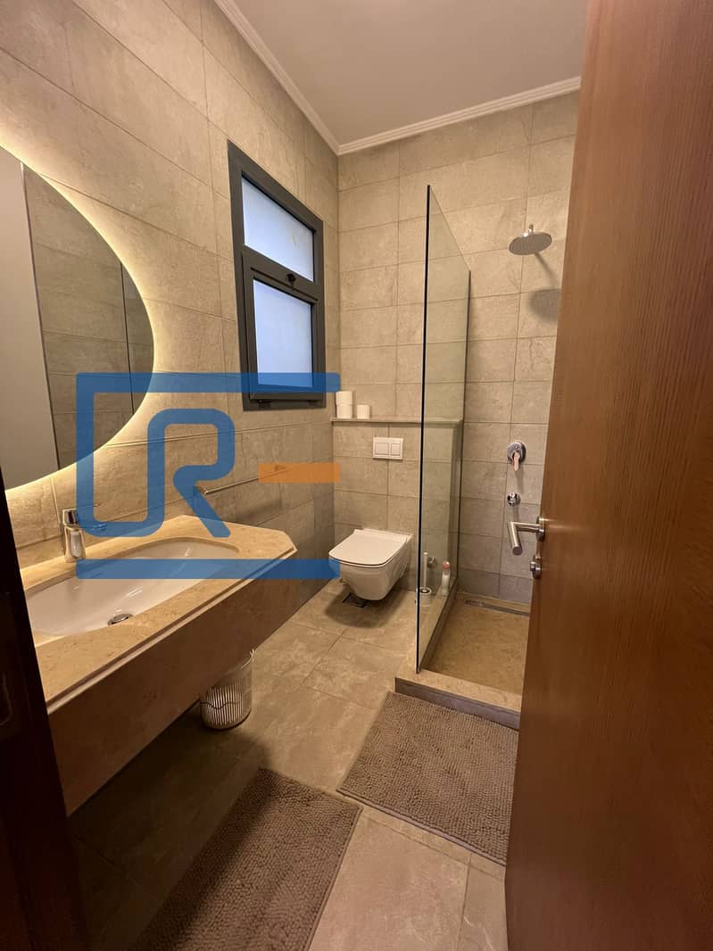 10 f4957fb8-e9e5-47b2-885f-ce1b00b9cfc9. jpg