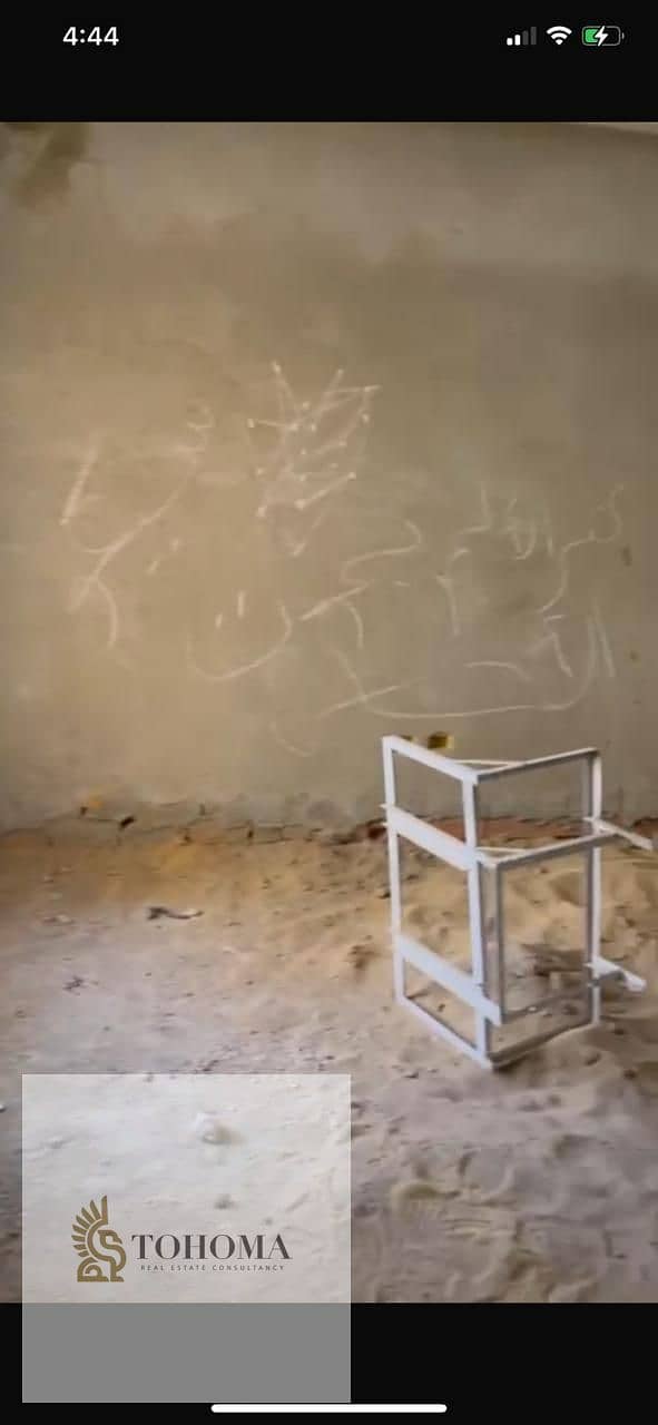 4 3765dab7-ac47-4ab4-bd94-e1152b579794. jpg