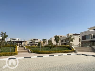 5 Bedroom Twin House for Sale in 6th of October, Giza - WhatsApp Image 2025-04-07 at 8.05. 54 PM. jpeg