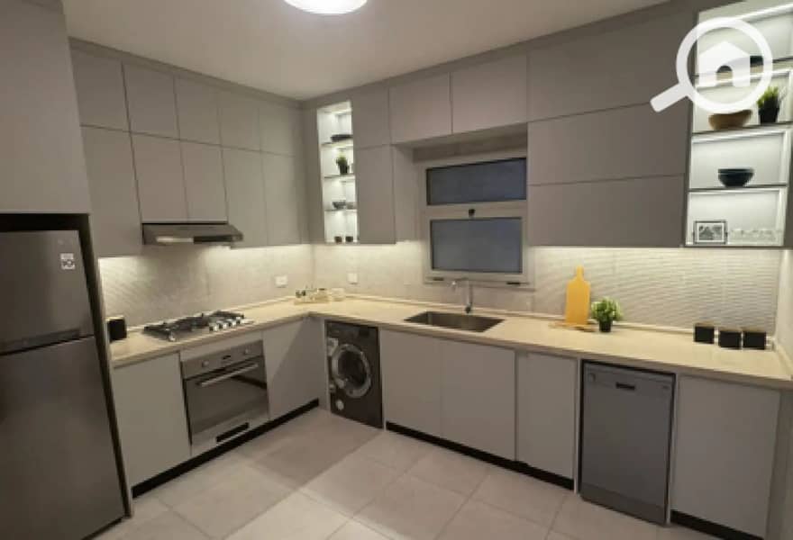 4 8112317-288bfo. jpg