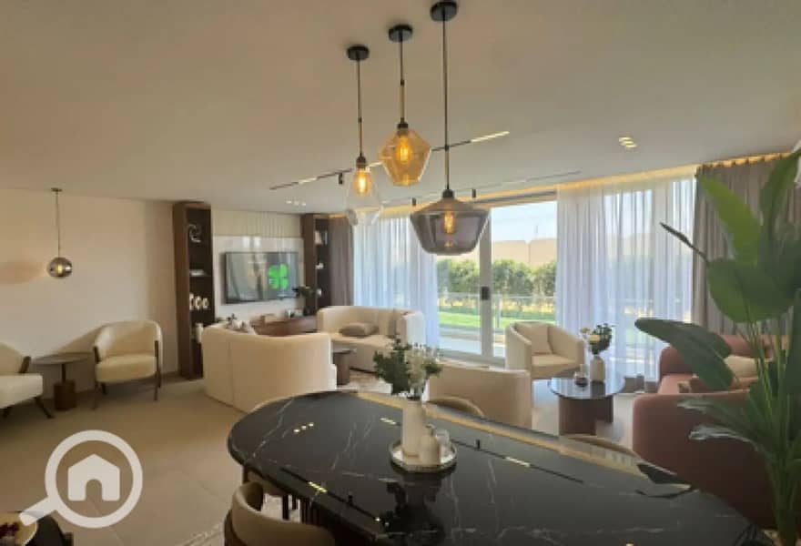 6 8112317-7fe89o. jpg