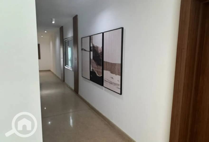 11 8112317-f8a8bo. jpg