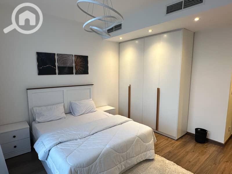 5 8eec5652-ec3f-440e-aa12-862a9ea46601. jpg