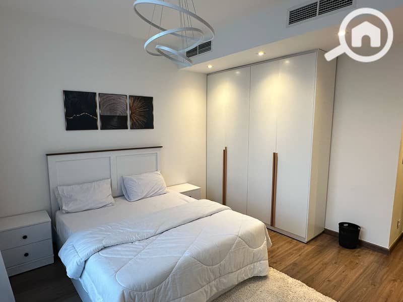 7 4492bfa7-d9a3-420e-b702-efab0db24b16. jpg