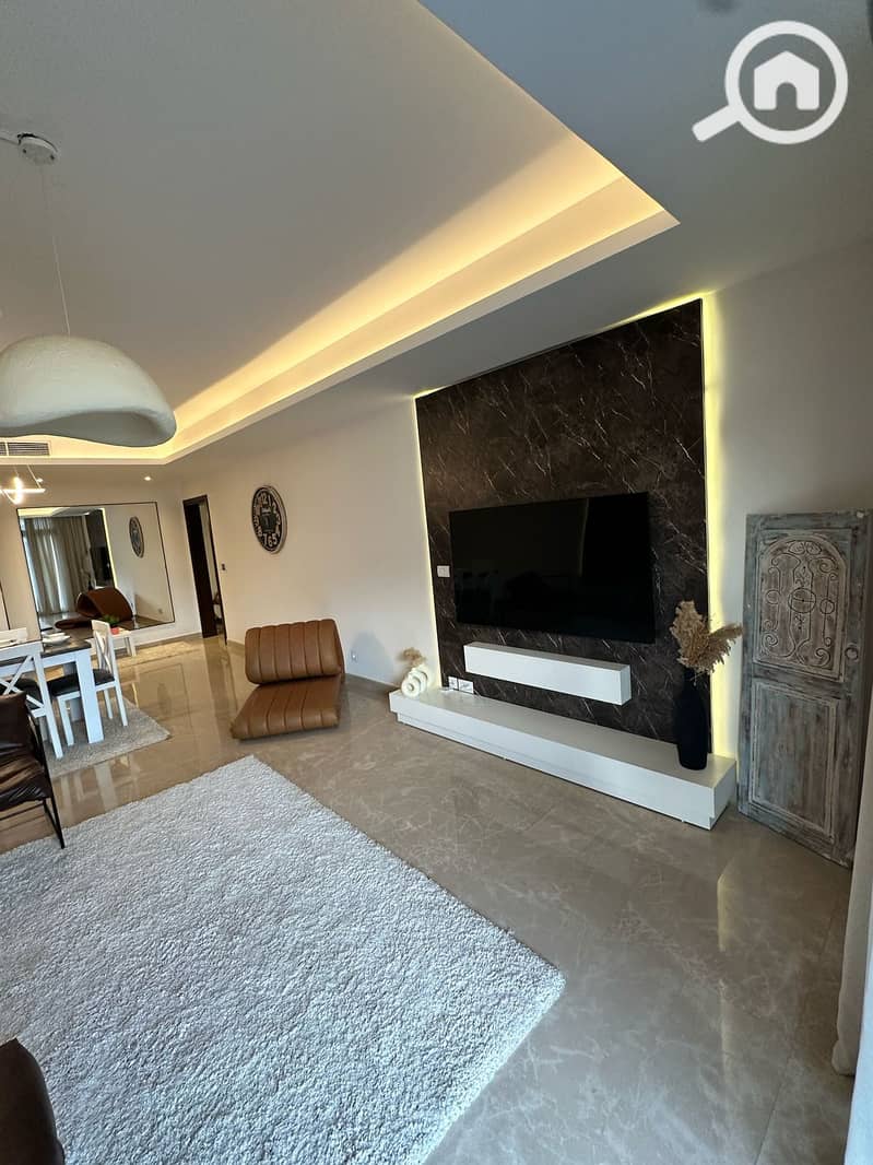 10 3760fbef-286c-482e-9217-f6b5bf6595d6. jpg