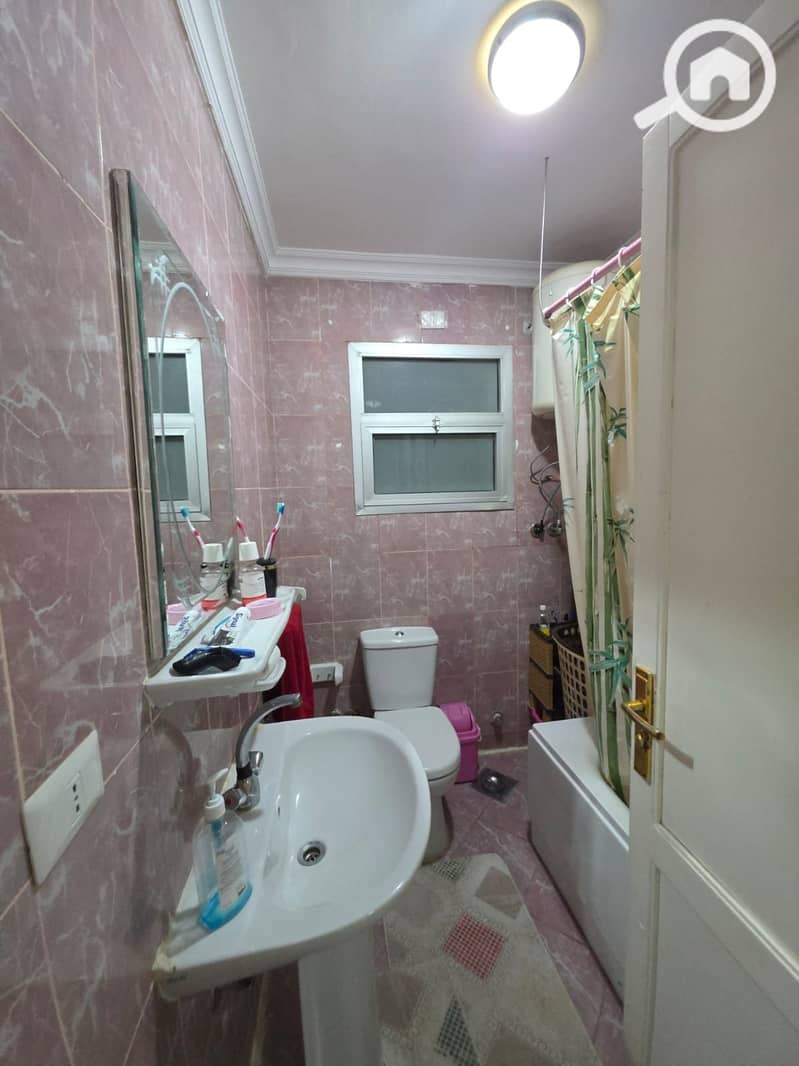 8 c1d5c03d-c58e-40fc-bd6b-24df221e841b. jpg