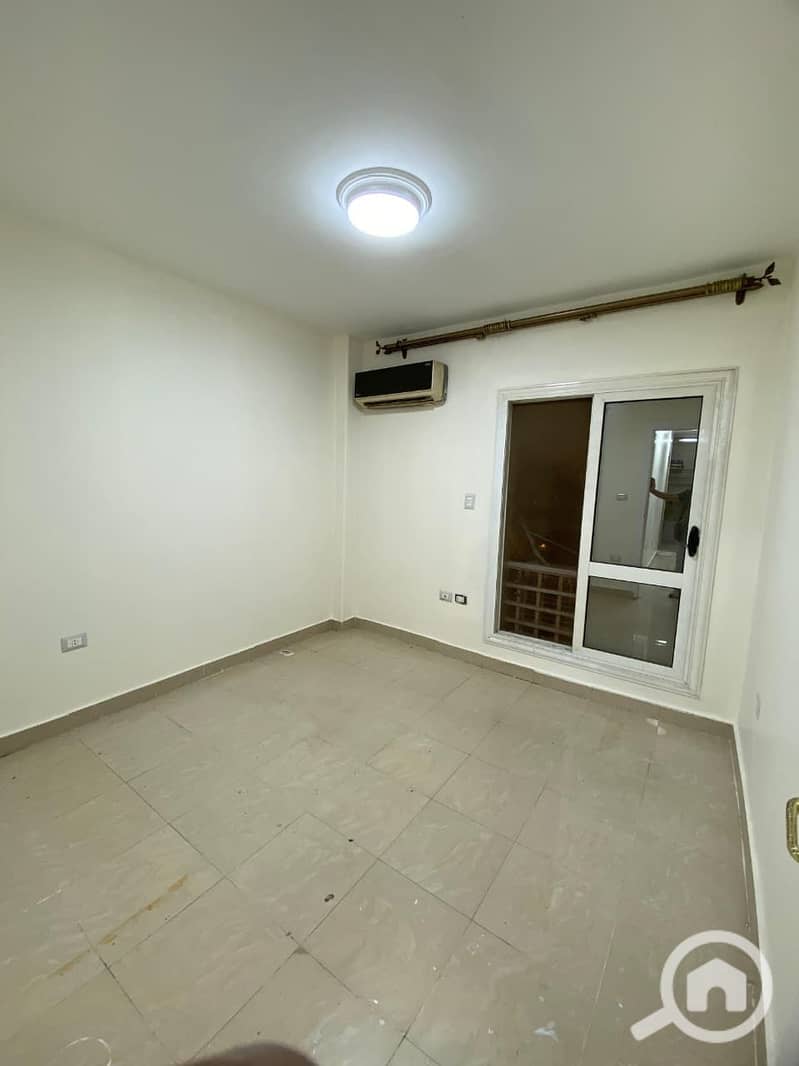 8 b2332dc4-b286-44f4-95ce-5921a842e2fd. jpg