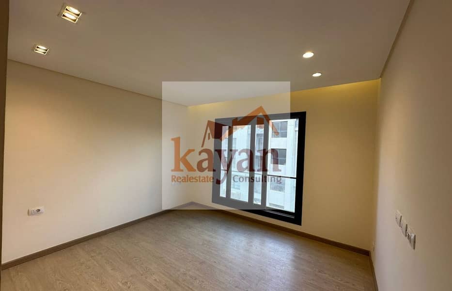 12 4063dd5b-955e-487c-9c47-e47776abbb25. jpg