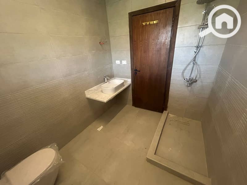 10 3e2e9803-ff85-4948-903f-224e01528f54. jpg