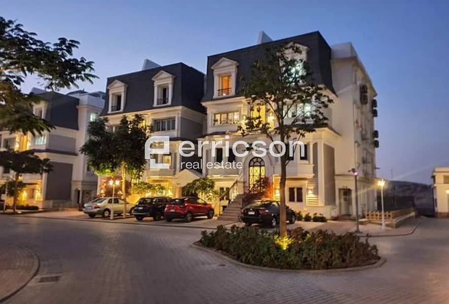 6 تاون-هاوس-للبيع-بمساحة-230-متر-في-ماونتن-فيو-تشيل-أوت-بارك. jpg