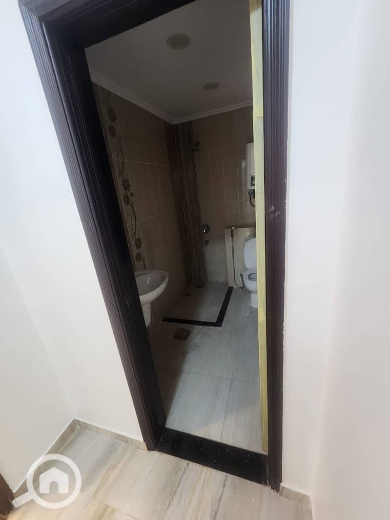 3 WhatsApp Image 2025-10-15 at 1.16. 35 PM (2). jpeg