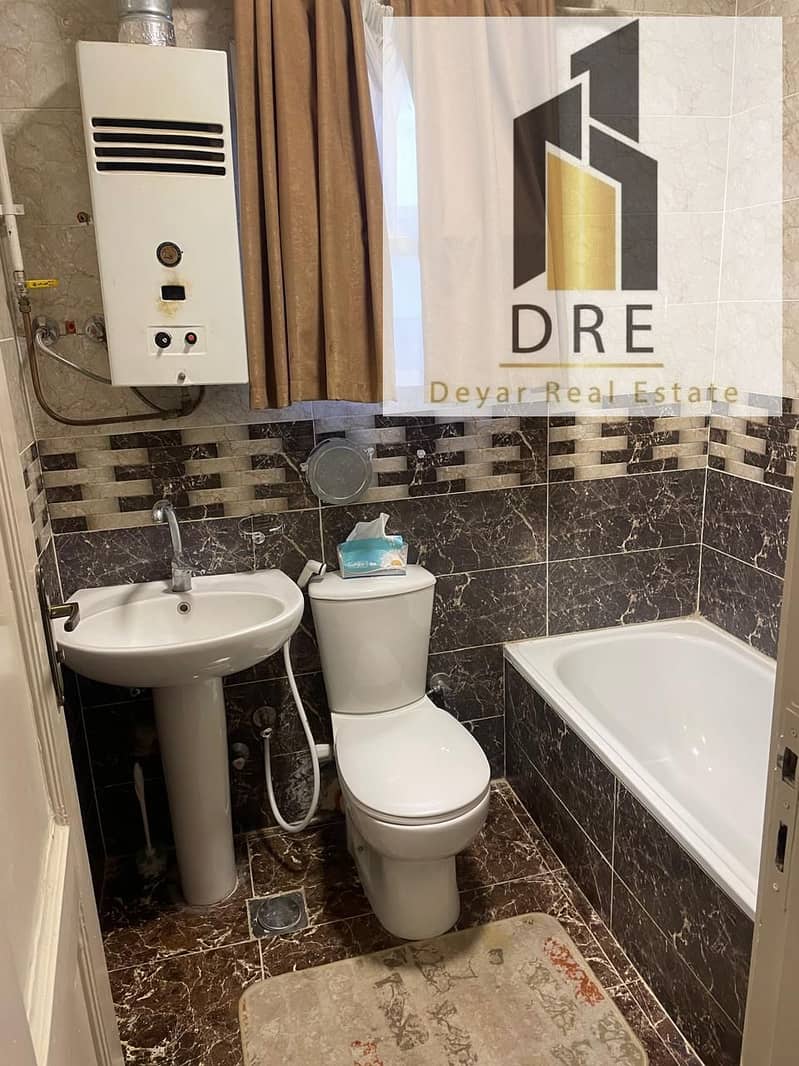 7 7e6a9060-2e30-476f-83c2-649b7aeca3d5. jpg