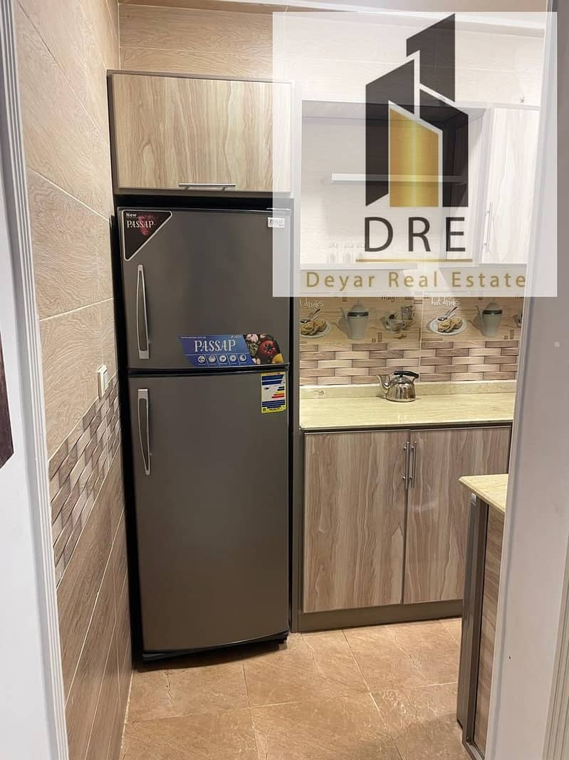 10 f4ab8516-d0e0-4e50-83c0-2e63c4e37b59. jpg