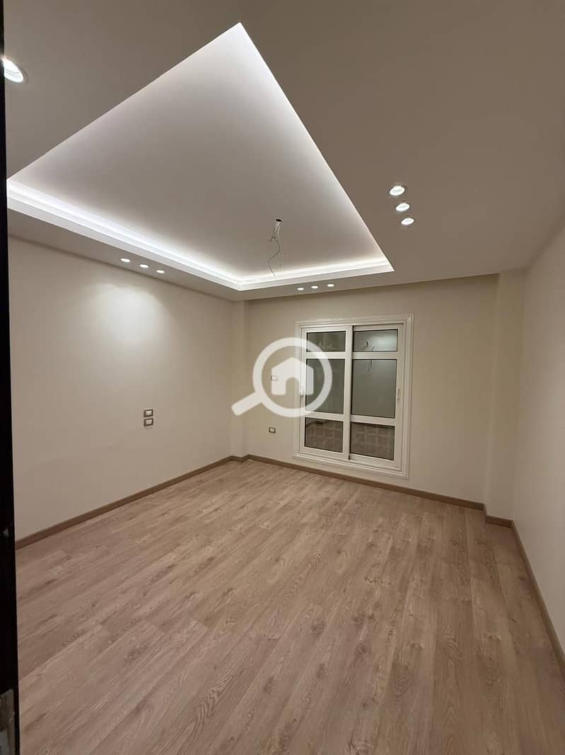 4 2c675a82-ecb0-4d55-b64e-fad6fd57516f. jpg