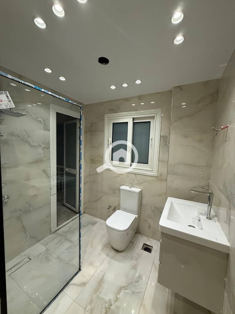 9 bdd12b7b-a05d-425f-a6d6-752f9d82288f. jpg