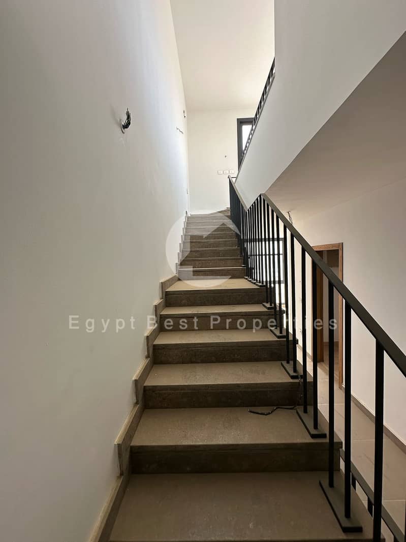 2 WhatsApp Image 2025-11-18 at 14.40. 25_031125a4. jpg