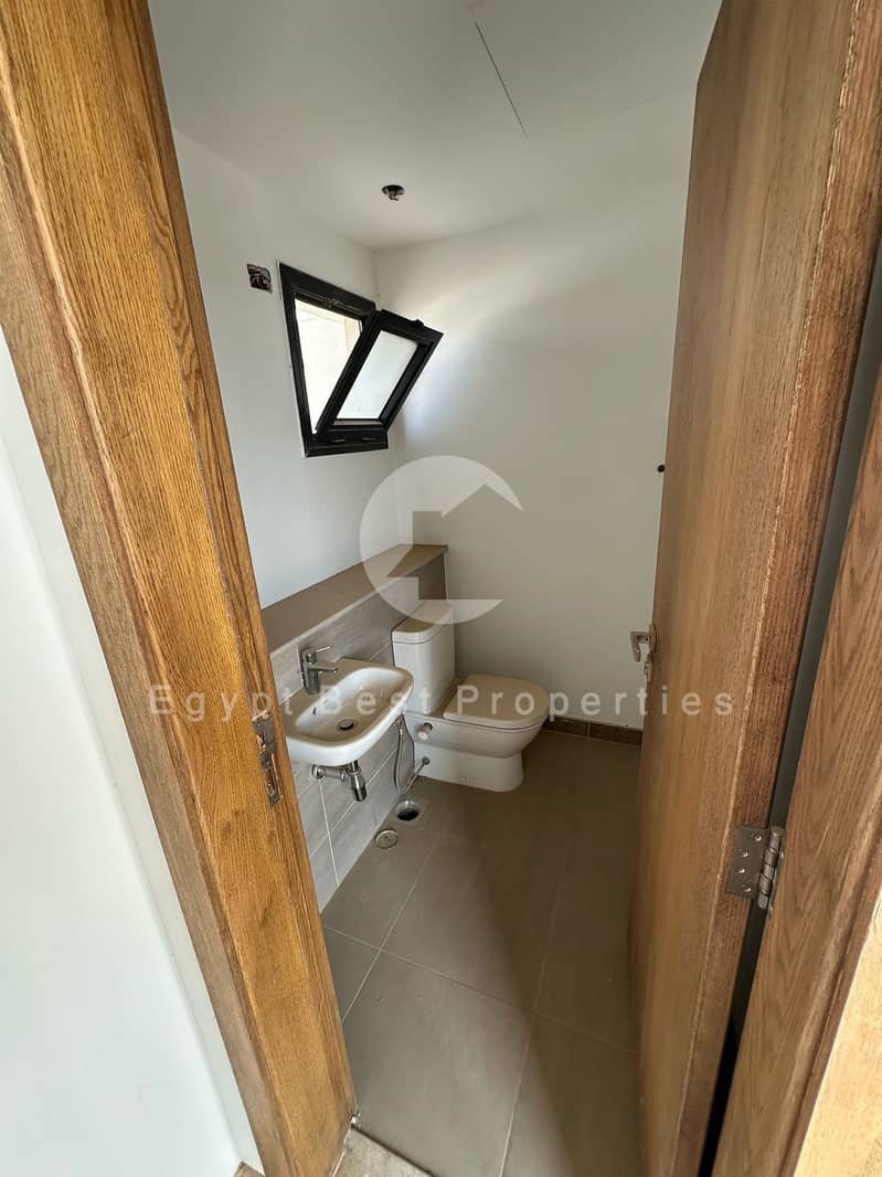 7 WhatsApp Image 2025-11-18 at 14.40. 25_f68e272c. jpg