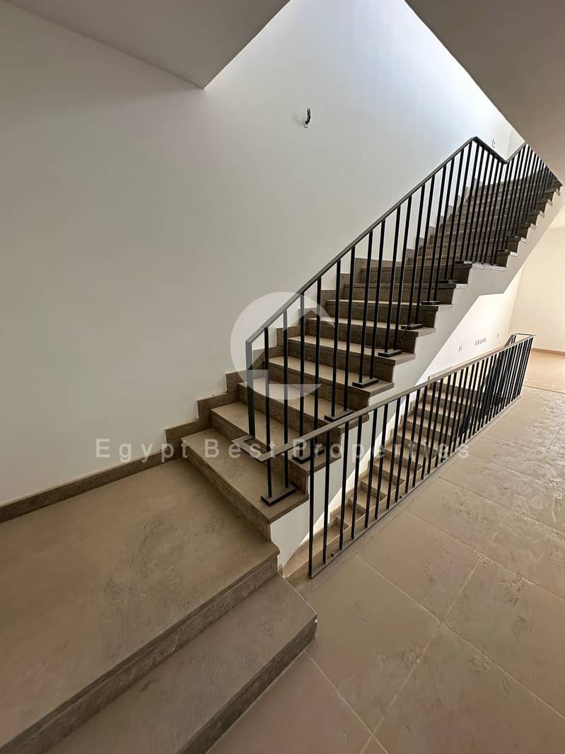 10 WhatsApp Image 2025-11-18 at 14.40. 26_162f5b11. jpg