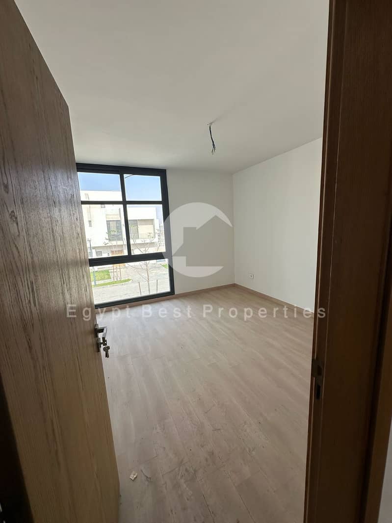 12 WhatsApp Image 2025-11-18 at 14.40. 26_e0bc991e. jpg