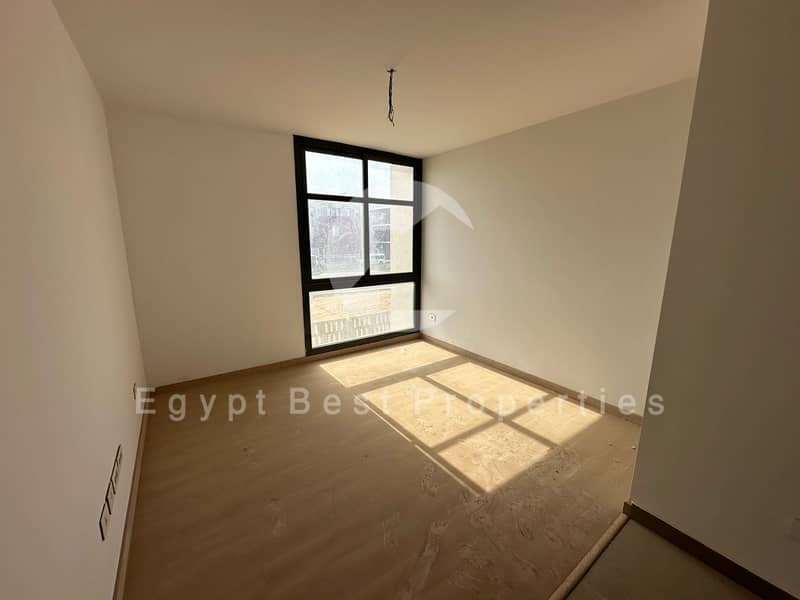 16 WhatsApp Image 2025-11-18 at 14.40. 27_3bf67bc5. jpg