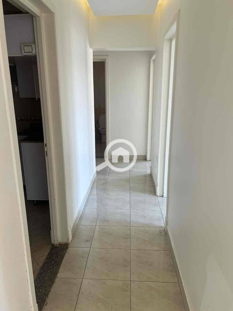 10 ef90b160-f4ec-4fca-b6ae-ebff346794d6. jpg