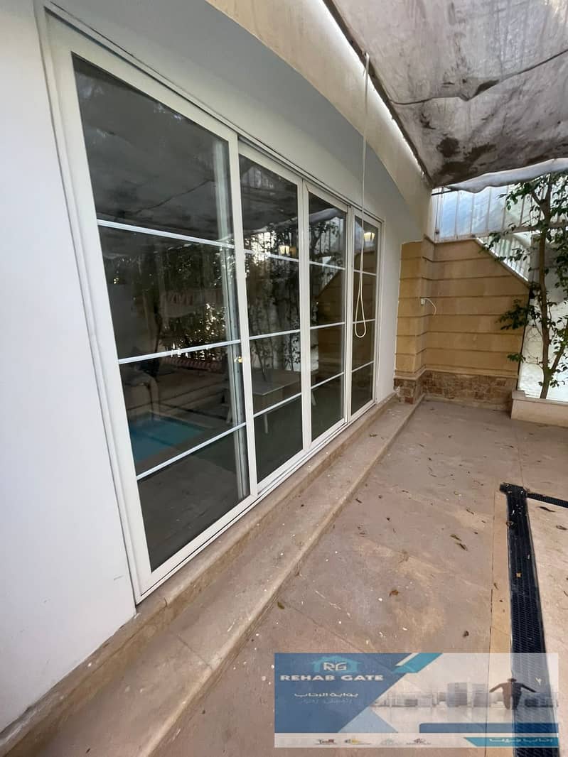 12 e12d55f9-1000-4363-8c44-4c7fda8c6564. jpg