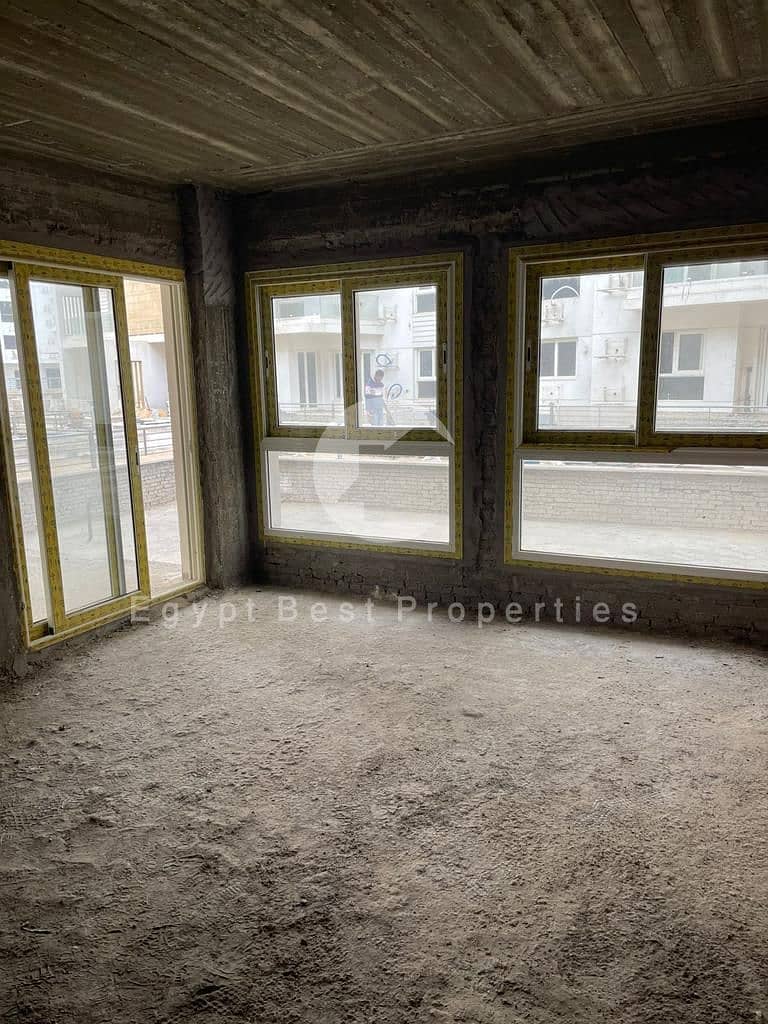 2 cd734052-d5bf-4eae-97ba-8f313b2059bc. jpeg