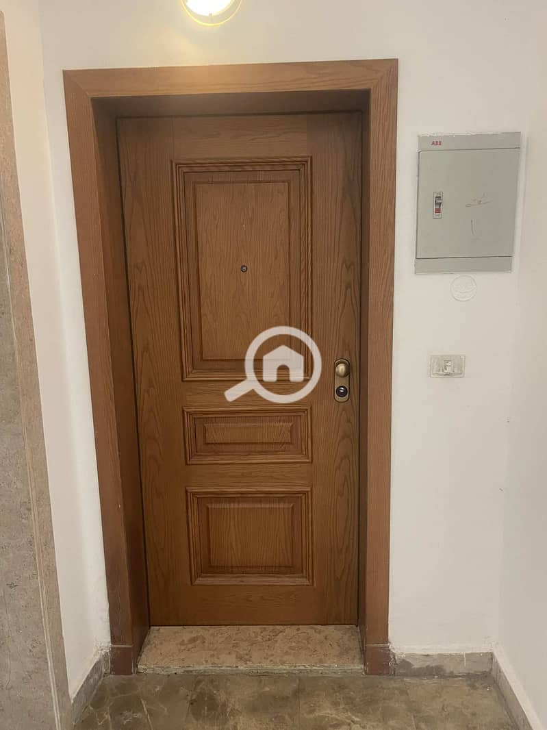 9 98319952-b2c8-412a-b121-8ca09cdad3af. jpeg