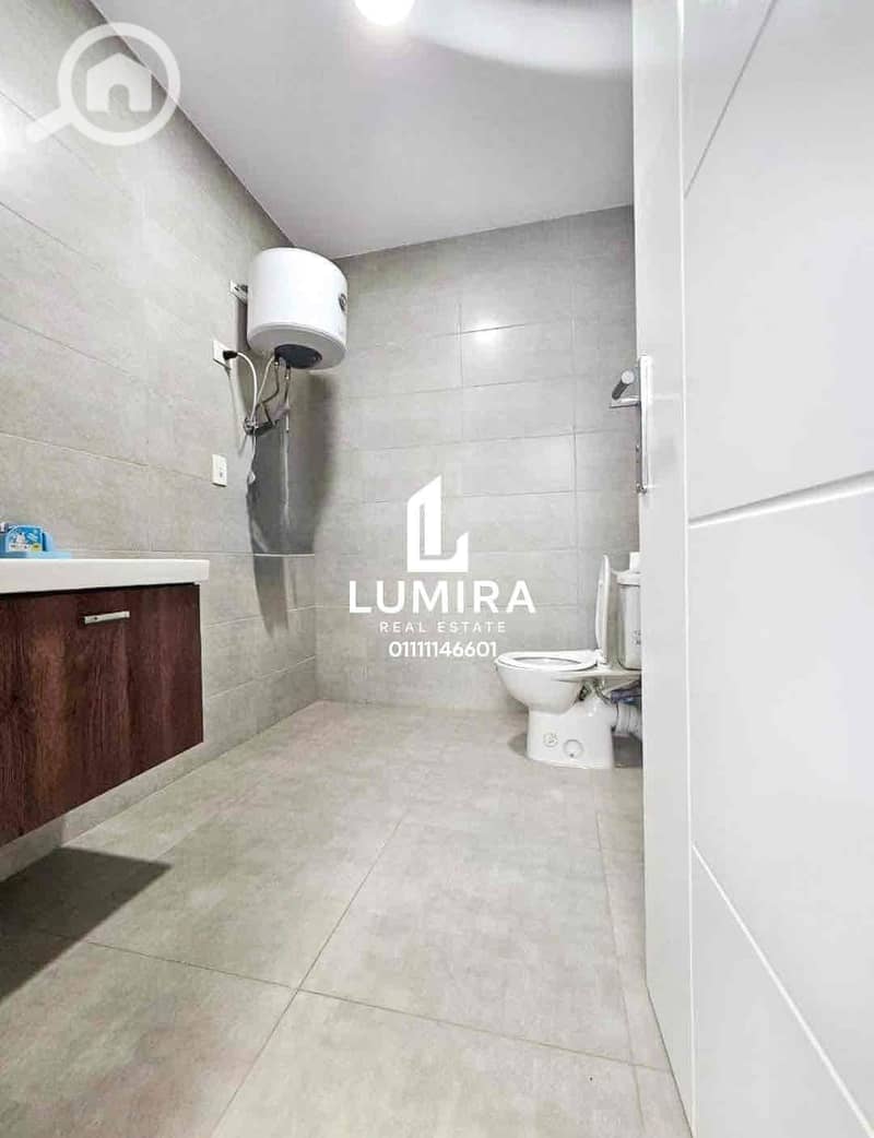 6 1d8bade6-8599-42fd-b5ee-046602236912. jpg