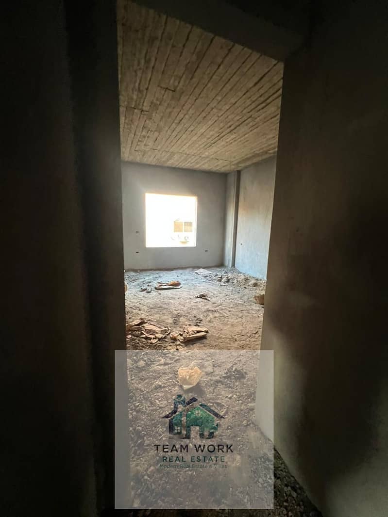 15 b35e9fdb-67b9-4922-9534-4f01a8440b80. jpg