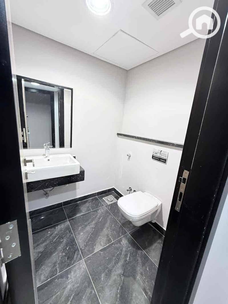 8 17b69c35-ebf3-4dfb-a688-24972fef3b5e. jpg