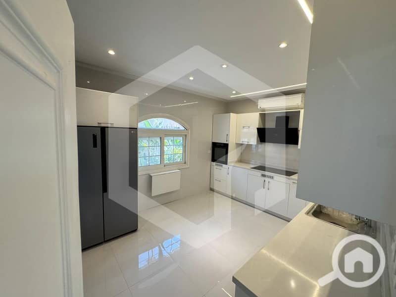 11 Royal City 11. jpg