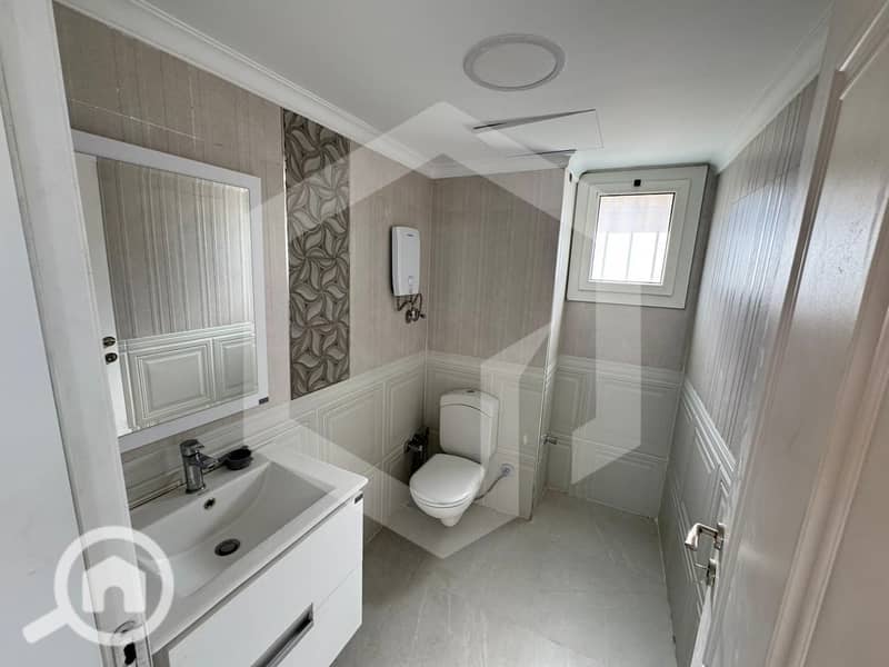 13 Royal City 13. jpg