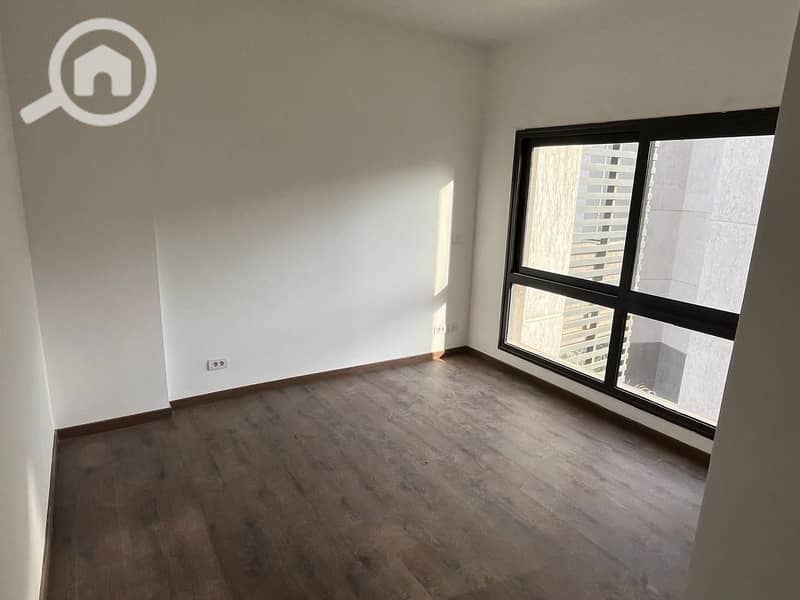 6 9c473843-efed-4d4c-953a-fe08a59e91e8. jpg