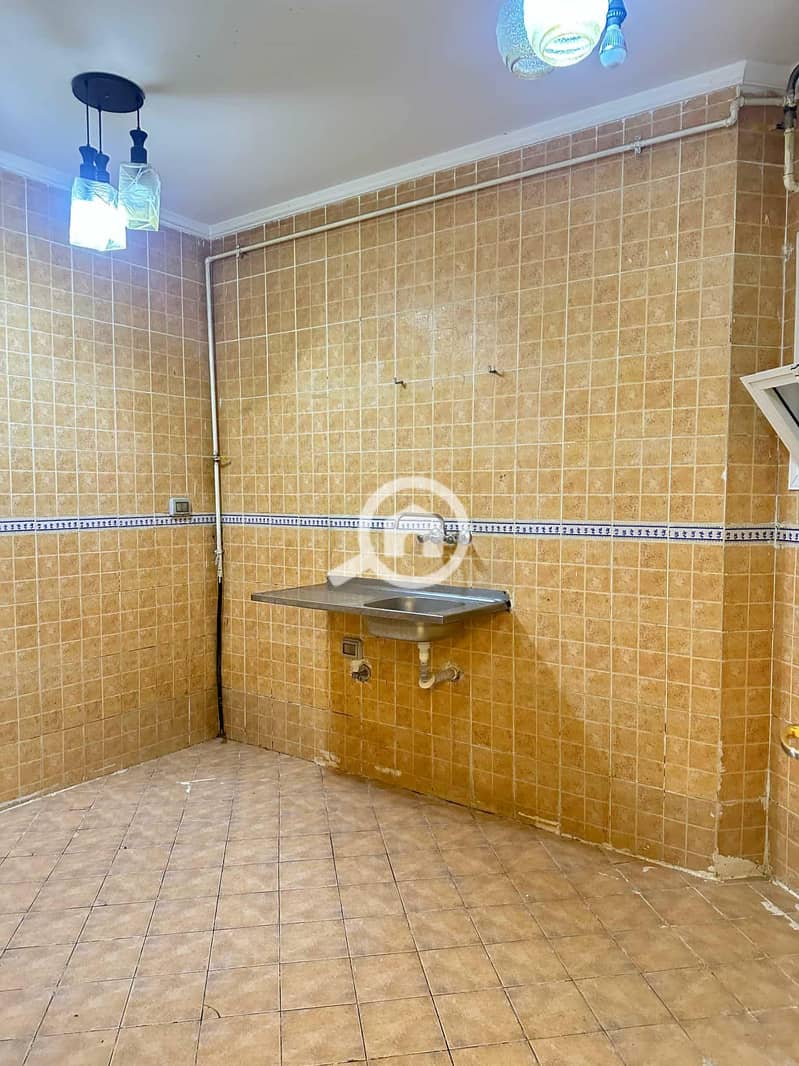 11 33f11a6e-2d5e-4a96-bc75-96967c511106. jpg