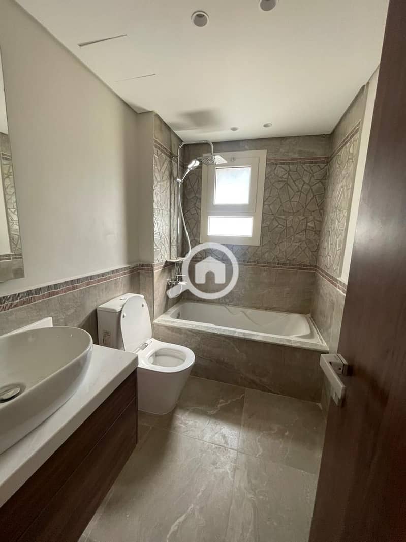 5 1eedfc45-6eab-456f-a6cd-ef31afca0d29. jpg