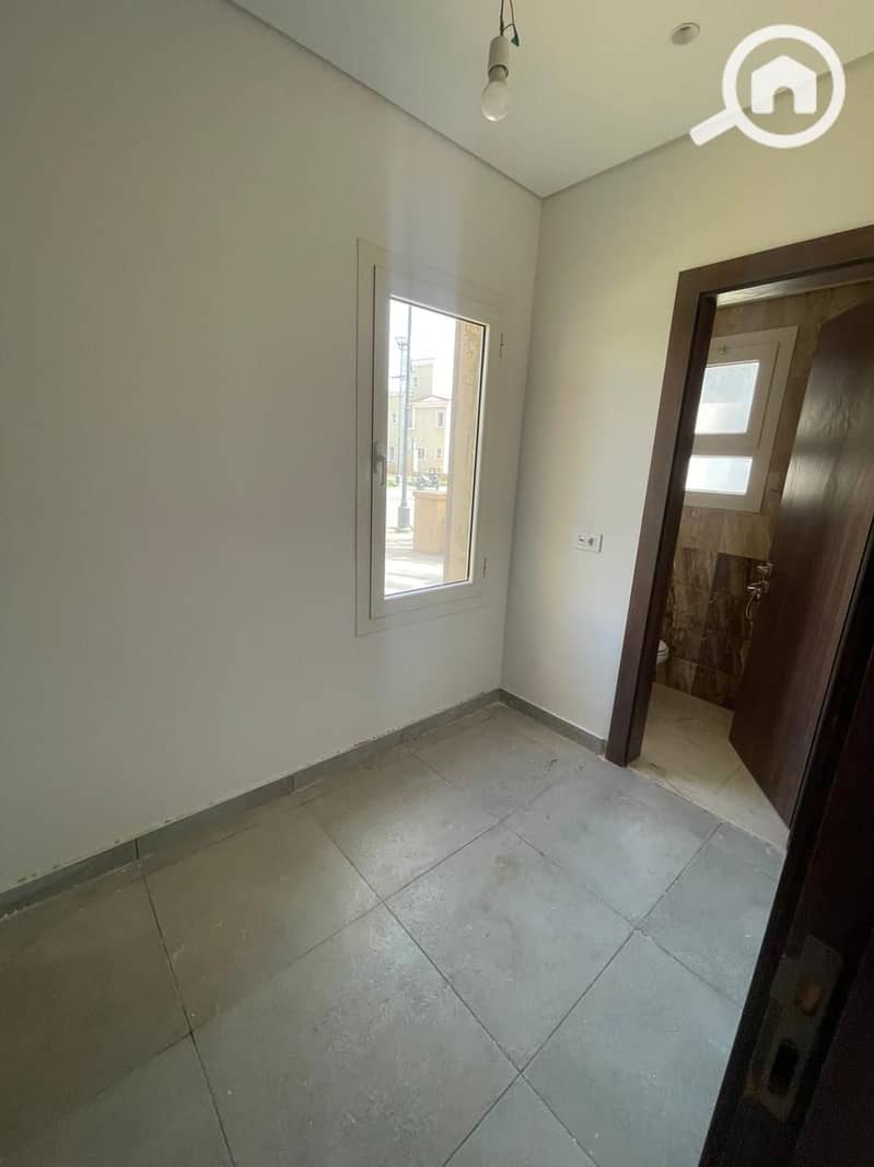 6 3d18c126-ec9b-45c4-8f6c-c72f81b6acf4. jpg