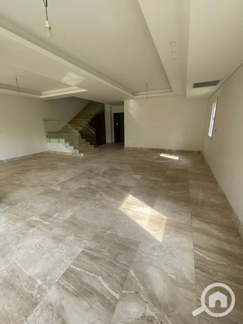 21 d31c3cab-f13d-4c9f-8221-8384826ae3d8. jpg