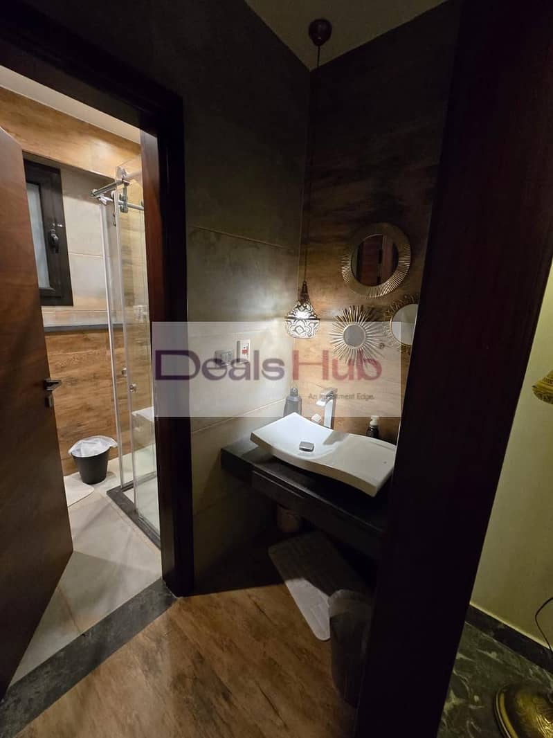 10 ef815bb5-1297-4b4b-bca3-77296d495536. jpg