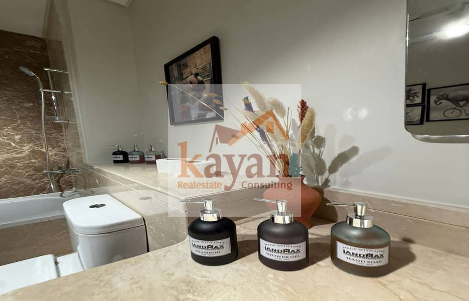 28 df455c2d-8c61-4396-bddc-5dbf7a0d86b8. jpg