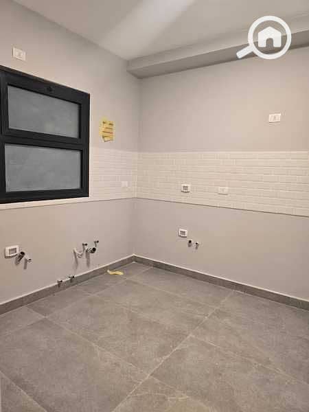 11 pQLrzpvdYMXyT1FKZZb0EAZpghKpFE5tgPSbddjy (1). jpeg