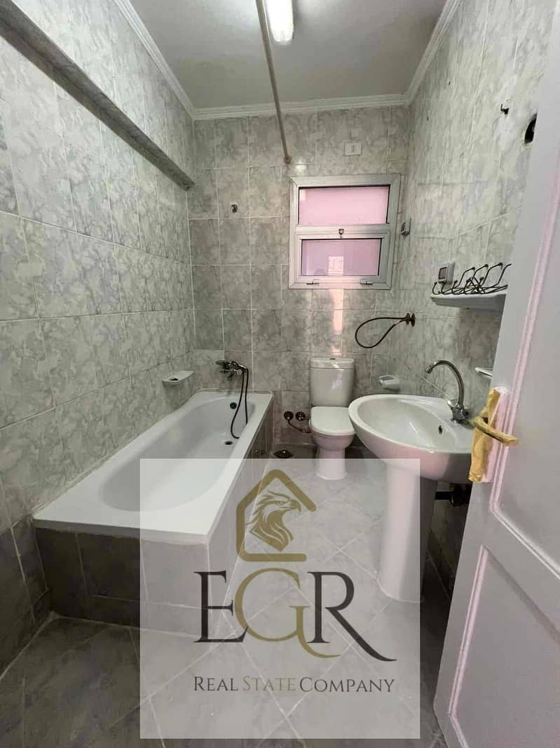 10 6f4831b6-f431-4db5-be48-48e783aa3de4. jpg