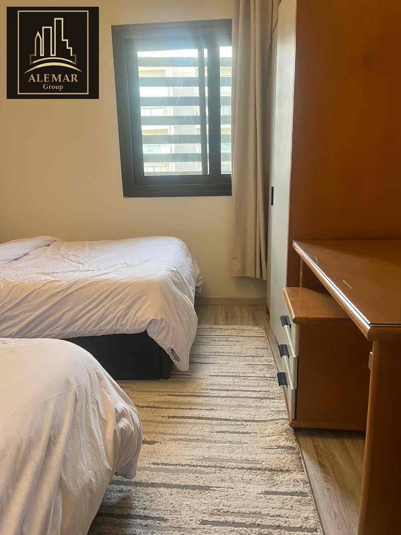 8 013944ac-65a8-4459-a3ab-3accb80a0577. jpg