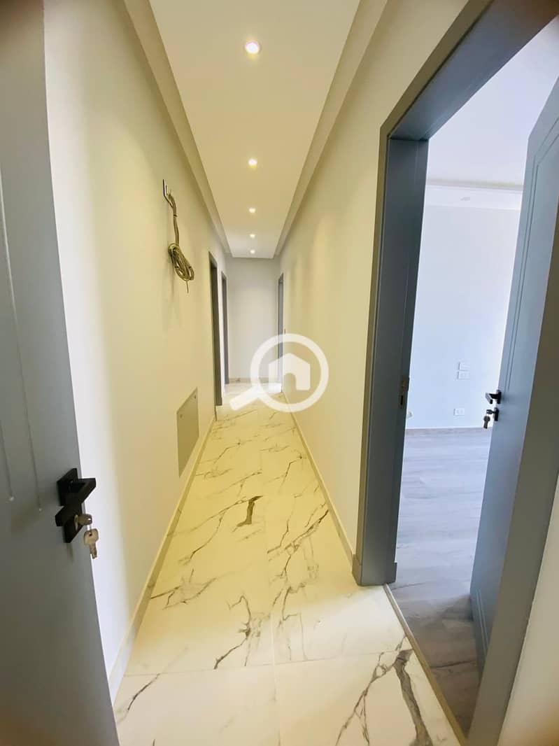 3 cf1cf7d1-4b58-4f73-868c-05b38b8a4109. jpeg