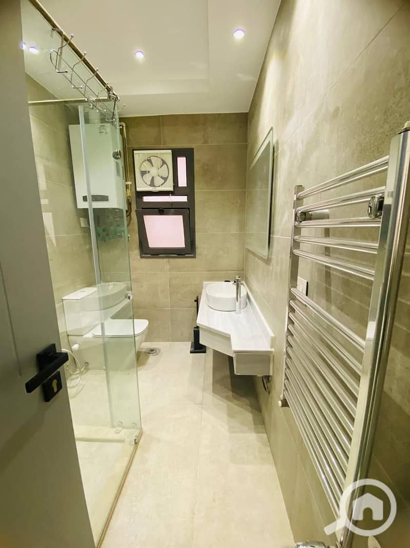 12 d2944284-baf7-446e-b22e-cf0263515695. jpeg