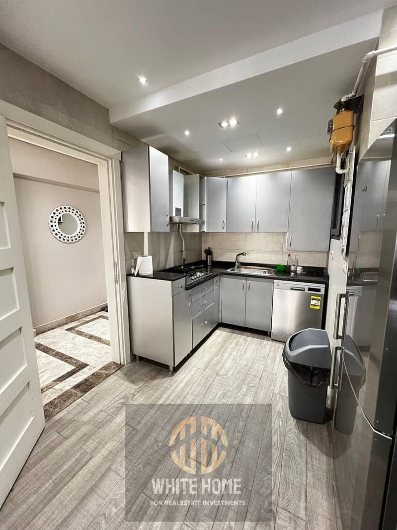 10 b29b65d3-fb25-4a80-9d89-590c8eb3ce8a. jpeg