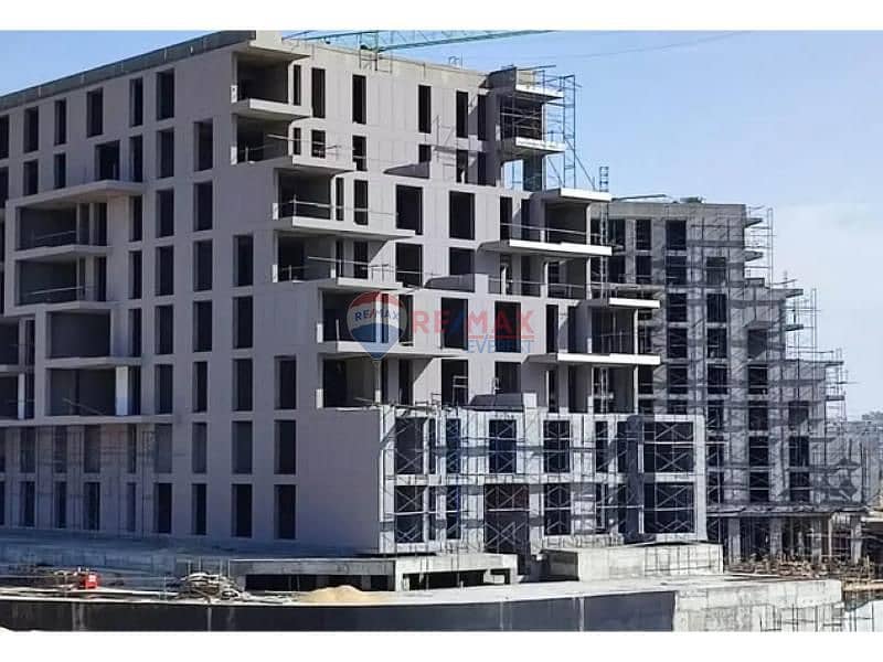 6 8234329-a3f5do. jpg