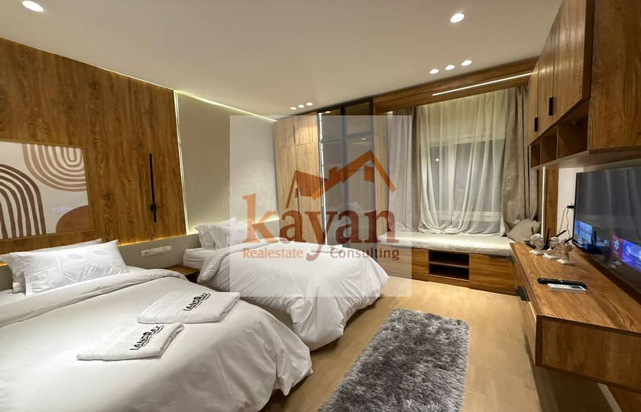 8 8e36612a-43e9-40ca-9bb3-baaac0abc05d. jpg